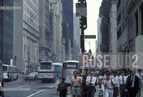 ( STATI UNITI DAMERICA - USA  ) NEW YORK CITY : LA QUINTA STRADA    - © 1986 Graziano Arici/Rosebud2 / GEO