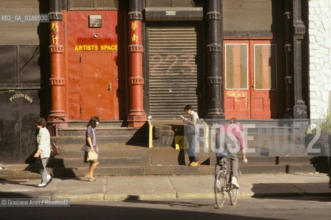 ( STATI UNITI DAMERICA - USA  ) NEW YORK CITY : UNA STRADA DI MANHATTAN    - © 1986 Graziano Arici/Rosebud2 / GEO