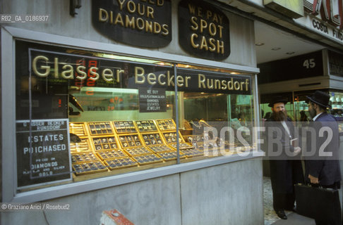 ( STATI UNITI DAMERICA - USA  ) NEW YORK CITY : UNA STRADA DI MANHATTAN    - © 1986 Graziano Arici/Rosebud2 / GEO / EBREI