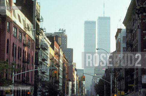 ( STATI UNITI DAMERICA - USA  ) NEW YORK CITY : UNA STRADA DI MANHATTAN    - © 1986 Graziano Arici/Rosebud2 / GEO / WORD TRADE CENTER