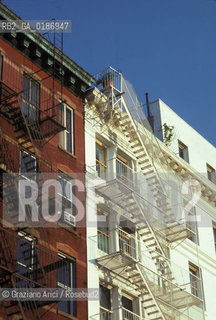 ( STATI UNITI DAMERICA - USA  ) NEW YORK CITY : UNA CASA DI SOHO    - © 1986 Graziano Arici/Rosebud2 / GEO / SCALA