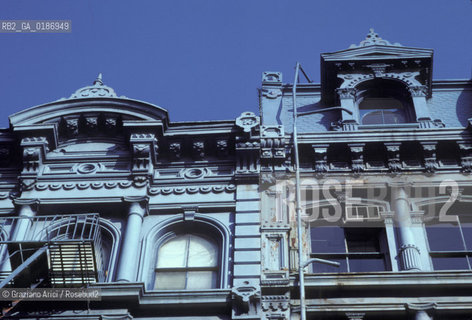 ( STATI UNITI DAMERICA - USA  ) NEW YORK CITY : UNA CASA DI SOHO    - © 1986 Graziano Arici/Rosebud2 / GEO / BLU