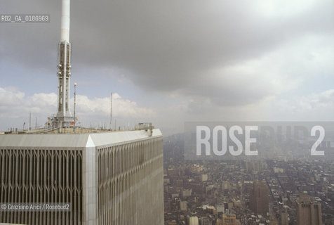 ( STATI UNITI DAMERICA - USA  ) NEW YORK CITY : LA CITTA VISTA DAL GRATTACIELO WORD TRADE CENTER  - © 1986 Graziano Arici/Rosebud2 / GEO