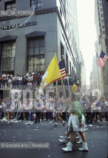 ( STATI UNITI DAMERICA - USA  ) NEW YORK CITY :  PARADE  SU BROADWAY PER FESTEGGIARE LE MEDAGLIE DORO DELLOLIMPIADE 1984 - © 1984 Graziano Arici/Rosebud2 / GEO