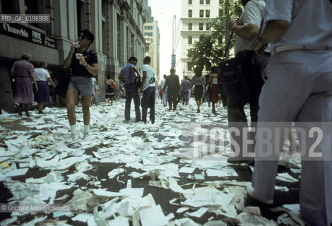 ( STATI UNITI DAMERICA - USA  ) NEW YORK CITY :  PARADE  SU BROADWAY PER FESTEGGIARE LE MEDAGLIE DORO DELLOLIMPIADE 1984 - © 1984 Graziano Arici/Rosebud2 / GEO / CARTA