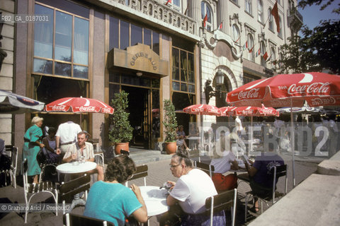 ( UNGHERIA  ) BUDAPEST : IL CADDE GERBEAUD IN PIAZZA VOROSMARTY  © 2000 Graziano Arici/Rosebud2 / GEO
