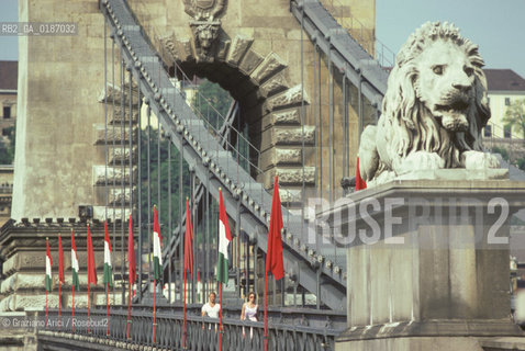 ( UNGHERIA  ) BUDAPEST : IL PONTE DELLE CATENE  © 2000 Graziano Arici/Rosebud2 / GEO LEONE