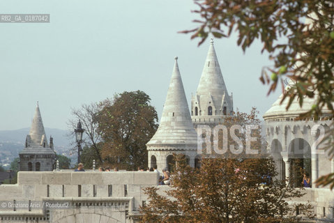 ( UNGHERIA  ) BUDAPEST : BUDA IL BASTIONE DEI PESCATORI  © 2000 Graziano Arici/Rosebud2 / GEO