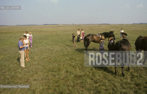 ( UNGHERIA  ) LA PUSZTA DI HORTOBAGY TURISTI © 2000 Graziano Arici/Rosebud2 / GEO TURISMO