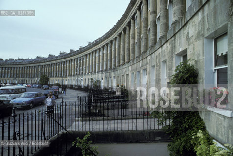 ( GRAN BRETAGNA  ) BATH : IL ROYAL CRESCENT  © 1990 Graziano Arici/Rosebud2 / GEO / AVON / ARCHTETTURA NEOCLASSICA