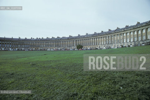 ( GRAN BRETAGNA  ) BATH : IL ROYAL CRESCENT  © 1990 Graziano Arici/Rosebud2 / GEO / AVON / ARCHTETTURA NEOCLASSICA