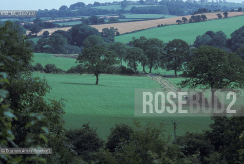 ( GRAN BRETAGNA  ) BATH : CAMPAGNA NELLAVON  © 1990 Graziano Arici/Rosebud2 / GEO / AVON