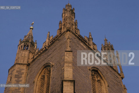 ( GRAN BRETAGNA  ) CAERNARFON :  LA CATTEDRALE   © 1990 Graziano Arici/Rosebud2 / GEO / GALLES