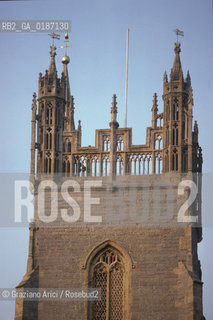 ( GRAN BRETAGNA  ) CAERNARFON : LA CATTEDRALE   © 1990 Graziano Arici/Rosebud2 / GEO / GALLES