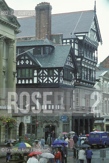 ( GRAN BRETAGNA  ) CHESTER : UNA VIA DEL CENTRO THE ROWS   © 1990 Graziano Arici/Rosebud2 / GEO / CHESHIRE / CASE A GRATICCIO