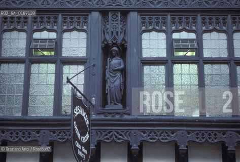 ( GRAN BRETAGNA  ) CHESTER : UNA VIA DEL CENTRO THE ROWS   © 1990 Graziano Arici/Rosebud2 / GEO / CHESHIRE / CASE A GRATICCIO