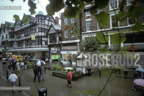 ( GRAN BRETAGNA  ) CHESTER : UNA VIA DEL CENTRO THE ROWS   © 1990 Graziano Arici/Rosebud2 / GEO / CHESHIRE / CASE A GRATICCIO