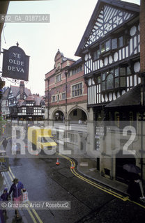 ( GRAN BRETAGNA  ) CHESTER : UNA VIA DEL CENTRO THE ROWS   © 1990 Graziano Arici/Rosebud2 / GEO / CHESHIRE / CASE A GRATICCIO