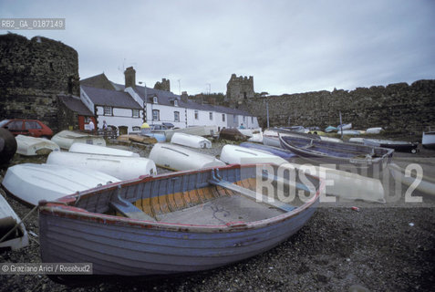 ( GRAN BRETAGNA  ) CONWY : IL PORTO E IL CASTELLO   © 1990 Graziano Arici/Rosebud2 / GEO / GALLES / MAREA
