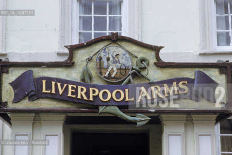 ( GRAN BRETAGNA  ) ISOLA DI ANGLESEY  : LOCANDA   © 1990 Graziano Arici/Rosebud2 / GEO / GALLES INSEGNA