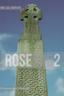( GRAN BRETAGNA  )  CROCE CELTICA DI CAREW CASTLE  © 1990 Graziano Arici/Rosebud2 / GEO / GALLES