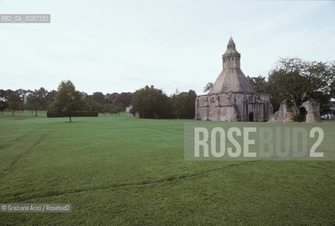 ( GRAN BRETAGNA  )  GLASTONBURY : ROVINE DELLA ABBAZIA © 1990 Graziano Arici/Rosebud2 / GEO / SOMERSET / COPPA DEL SANTO GRAAL / RE ARTU / TAVOLA ROTONDA / CAMELOT / GINEVRA