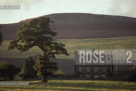( GRAN BRETAGNA  )  LUDLOW  : COTTAGE  © 1990 Graziano Arici/Rosebud2 / GEO / SHROPSHIRE /  CAMPAGNA