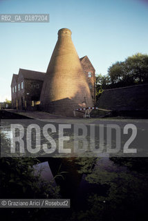 ( GRAN BRETAGNA  )  IRONBRIDGE  : ANTICHI FORNI SUL FIUME SEVERN  © 1990 Graziano Arici/Rosebud2 / GEO / SHROPSHIRE /  ARCHEOLOGIA INDUSTRALE