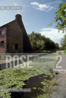 ( GRAN BRETAGNA  )  IRONBRIDGE  : ANTICHI FORNI SUL FIUME SEVERN  © 1990 Graziano Arici/Rosebud2 / GEO / SHROPSHIRE /  ARCHEOLOGIA INDUSTRALE