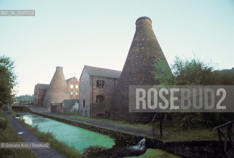 ( GRAN BRETAGNA  )  IRONBRIDGE  : ANTICHI FORNI SUL FIUME SEVERN  © 1990 Graziano Arici/Rosebud2 / GEO / SHROPSHIRE /  ARCHEOLOGIA INDUSTRALE