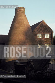 ( GRAN BRETAGNA  )  IRONBRIDGE  : ANTICHI FORNI SUL FIUME SEVERN  © 1990 Graziano Arici/Rosebud2 / GEO / SHROPSHIRE /  ARCHEOLOGIA INDUSTRALE