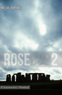 ( GRAN BRETAGNA  )  SITO ARCHEOLOGICO DI STONEHENGE    © 1990 Graziano Arici/Rosebud2 / GEO / WILTSHIRE / MONUMENTO MEGALITICO / CERCHIO DI PIETRE
