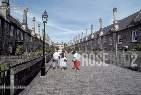 ( GRAN BRETAGNA  )  WELLS : VICARS CLOSE    © 1990 Graziano Arici/Rosebud2 / GEO / SOMERSET /