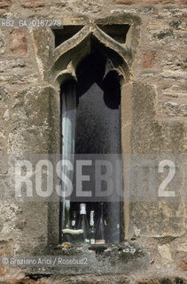 ( GRAN BRETAGNA  )  WELLS : FINESTRA    © 1990 Graziano Arici/Rosebud2 / GEO / SOMERSET /