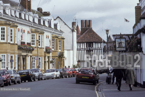 ( GRAN BRETAGNA  )  STRATFORD-UPON-AVON  : UNA STRADA DEL CENTRO  © 1990 Graziano Arici/Rosebud2 / GEO / WARWICKSHIRE / SHAKESPEARE