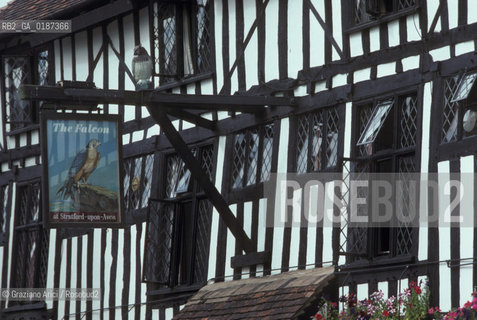 ( GRAN BRETAGNA  )  STRATFORD-UPON-AVON  : UNA LOCANDA DEL CENTRO  © 1990 Graziano Arici/Rosebud2 / GEO / WARWICKSHIRE / SHAKESPEARE / INSEGNA