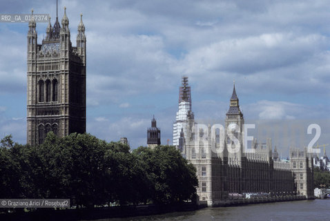 ( GRAN BRETAGNA  )  LONDRA  : IL PARLAMENTO E IL BIG BEN   © 1990 Graziano Arici/Rosebud2 / GEO CAMPANILE / FIUME TAMIGI