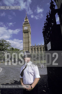 ( GRAN BRETAGNA  )  LONDRA  :  IL PARLAMENTO E IL BIG BEN   © 1990 Graziano Arici/Rosebud2 / GEO CAMPANILE / POLIZIOTTO