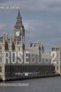 ( GRAN BRETAGNA  )  LONDRA  :  IL PARLAMENTO E IL BIG BEN   © 1990 Graziano Arici/Rosebud2 / GEO CAMPANILE / FIUME TAMIGI.