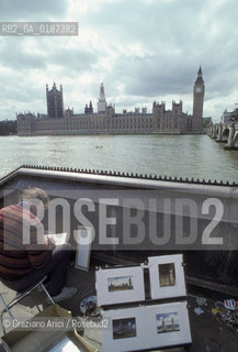 ( GRAN BRETAGNA  )  LONDRA  : IL PONTE DI WESTMINSTER , IL PARLAMENTO E IL BIG BEN   © 1990 Graziano Arici/Rosebud2 / GEO CAMPANILE / FIUME TAMIGI.