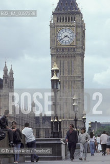 ( GRAN BRETAGNA  )  LONDRA  : IL PONTE DI WESTMINSTER , IL PARLAMENTO E IL BIG BEN   © 1990 Graziano Arici/Rosebud2 / GEO CAMPANILE / FIUME TAMIGI