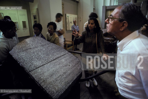 ( GRAN BRETAGNA  )  LONDRA  : IL  BRITISH MUSEUM LA PIETRA DI ROSETTA © 1990 Graziano Arici/Rosebud2 / GEO / MUSEO