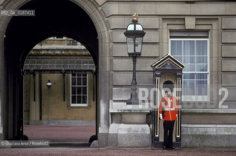 ( GRAN BRETAGNA  )  LONDRA  :  BUCKINGHAM PALACE   © 1990 Graziano Arici/Rosebud2 / GEO / PALAZZO REALE