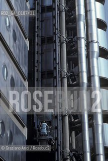 ( GRAN BRETAGNA  )  LONDRA  :  LA CITY E LA BORSA   © 1990 Graziano Arici/Rosebud2 / GEO LA SEDE DEI LLOIDSS / ARCHITETTURA CONTEMPORANEA