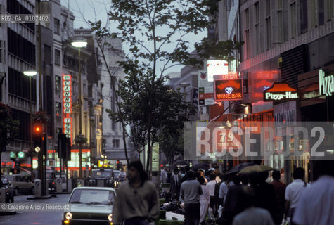 ( GRAN BRETAGNA  )  LONDRA  : OXFORD STREET  © 1990 Graziano Arici/Rosebud2 / GEO