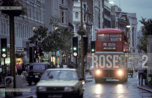 ( GRAN BRETAGNA  )  LONDRA  : OXFORD STREET  © 1990 Graziano Arici/Rosebud2 / GEO