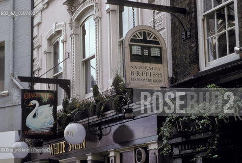 ( GRAN BRETAGNA  )  LONDRA  : UN PUB  © 1990 Graziano Arici/Rosebud2 / GEO INSEGNA