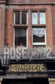 ( GRAN BRETAGNA  )  LONDRA  : UN PUB  © 1990 Graziano Arici/Rosebud2 / GEO