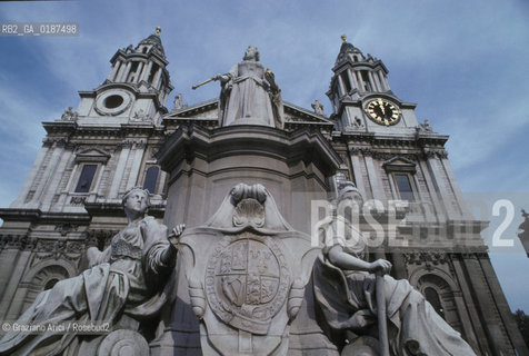 ( GRAN BRETAGNA  )  LONDRA  : LA CATTEDRALE DI S.PAOLO  © 1990 Graziano Arici/Rosebud2 / GEO