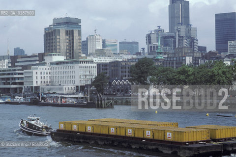 ( GRAN BRETAGNA  )  LONDRA  : IL FIUME TAMIGI  © 1990 Graziano Arici/Rosebud2 / GEO